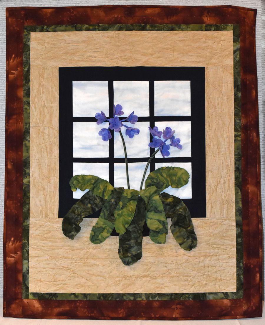 Streptocarpus quilted wall hanging exhibited by Vicki Ferguson</br>